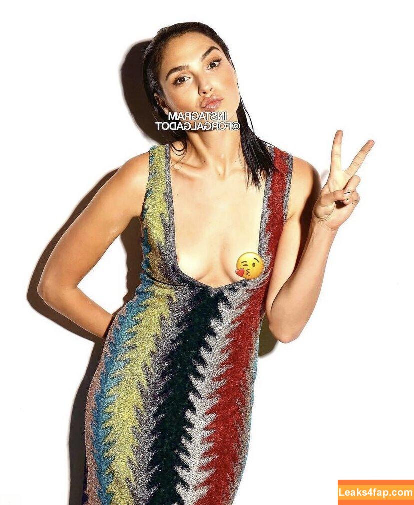Gal Gadot / gal_gadot / https: / inked_hriss leaked photo photo #0467