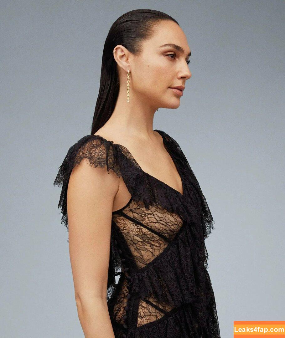 Gal Gadot / gal_gadot / https: / inked_hriss leaked photo photo #0474