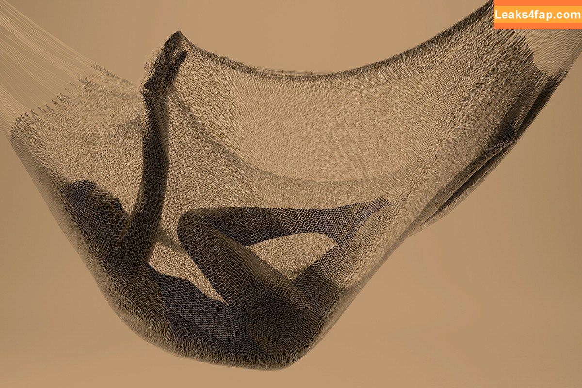 Gal Gadot / gal_gadot / https: / inked_hriss leaked photo photo #0482