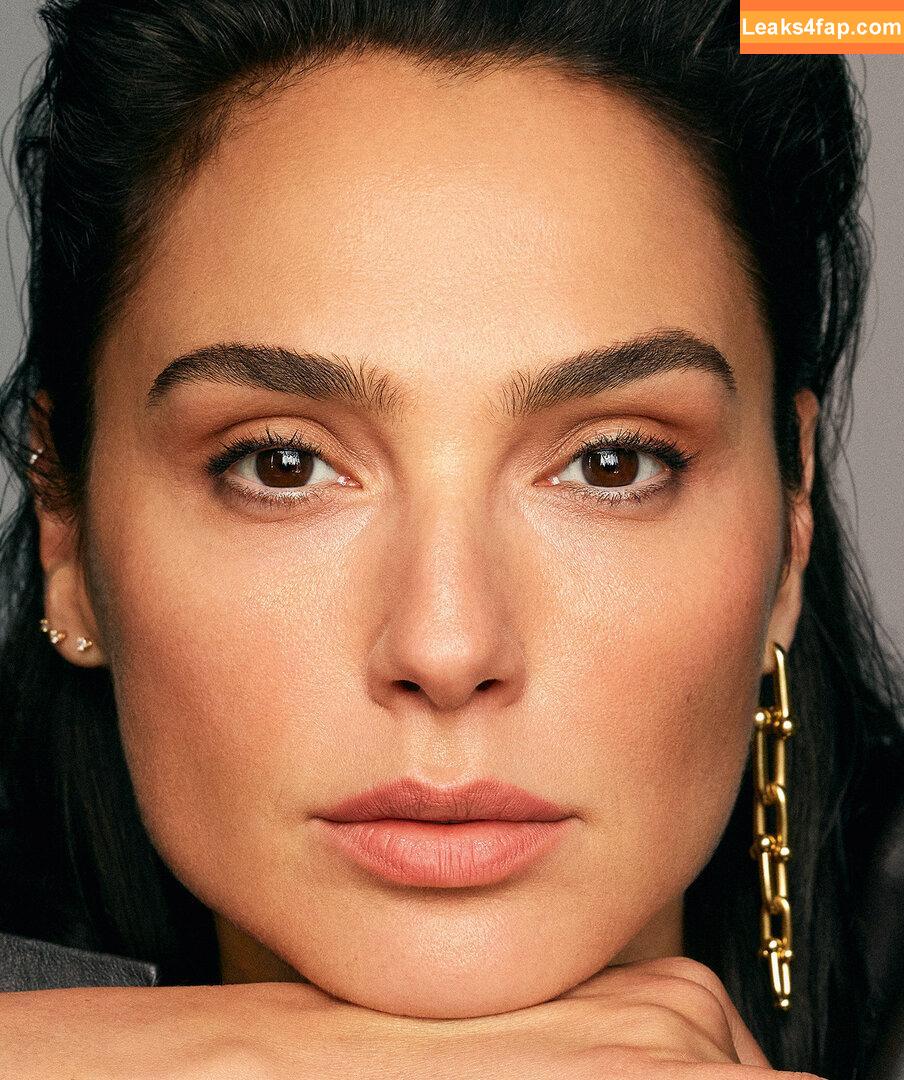 Gal Gadot / gal_gadot / https: / inked_hriss leaked photo photo #0497
