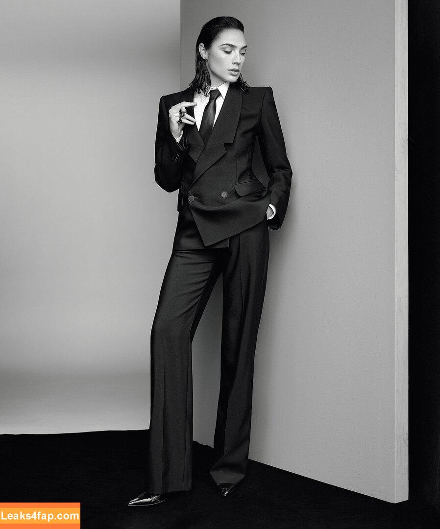 Gal Gadot / gal_gadot / https: / inked_hriss leaked photo photo #0498