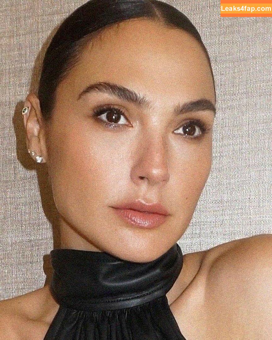 Gal Gadot / gal_gadot / https: / inked_hriss leaked photo photo #0535