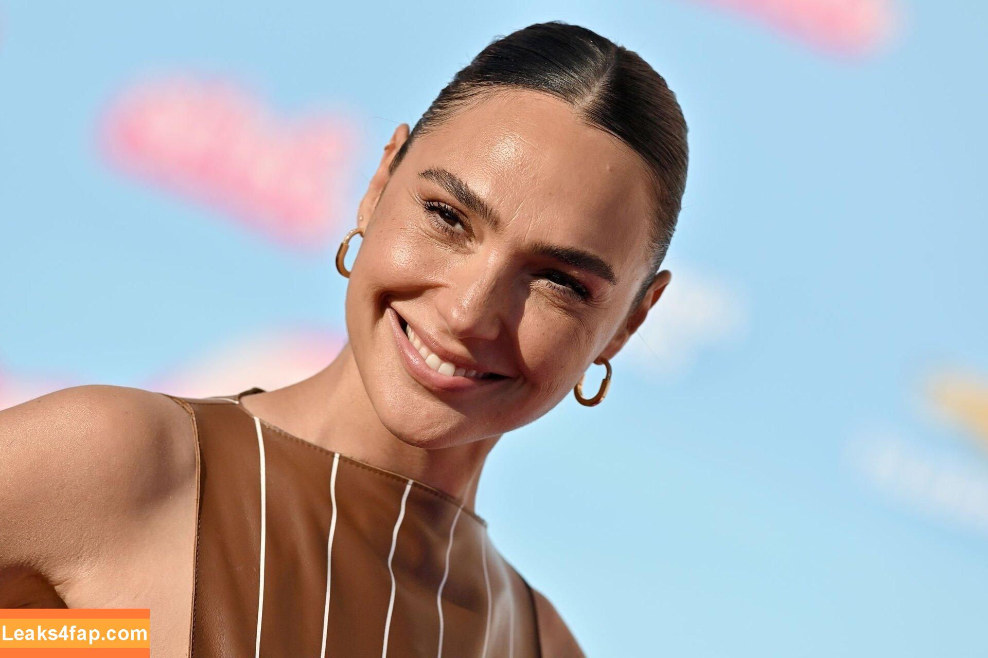 Gal Gadot / gal_gadot / https: / inked_hriss leaked photo photo #0544