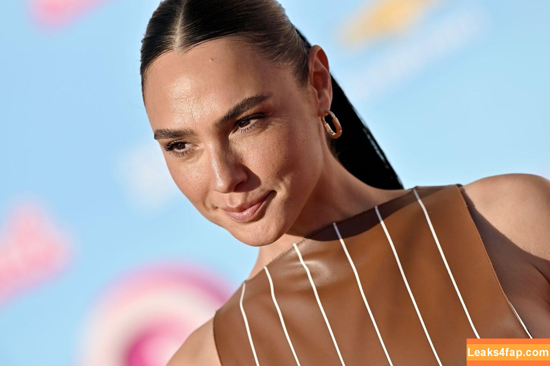 Gal Gadot / gal_gadot / https: / inked_hriss leaked photo photo #0545