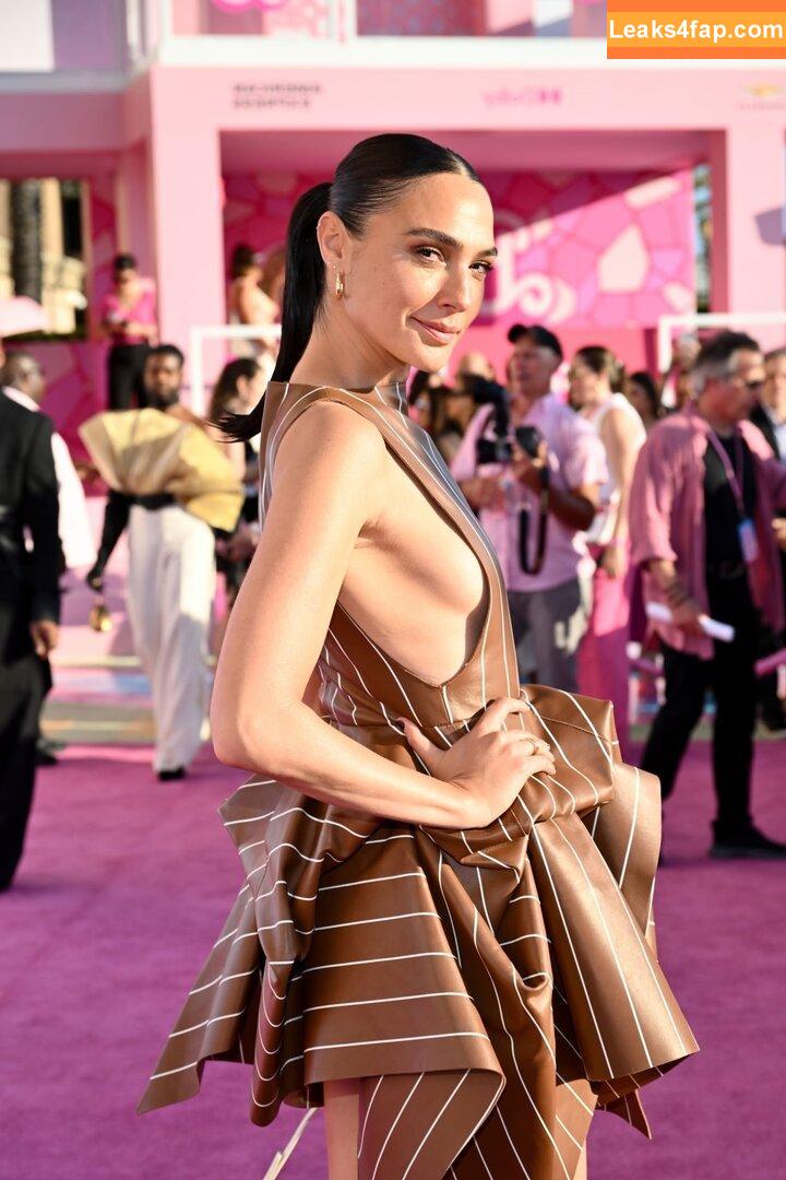 Gal Gadot / gal_gadot / https: / inked_hriss leaked photo photo #0551