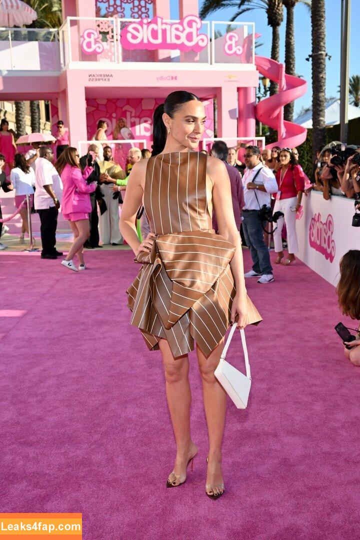 Gal Gadot / gal_gadot / https: / inked_hriss leaked photo photo #0557