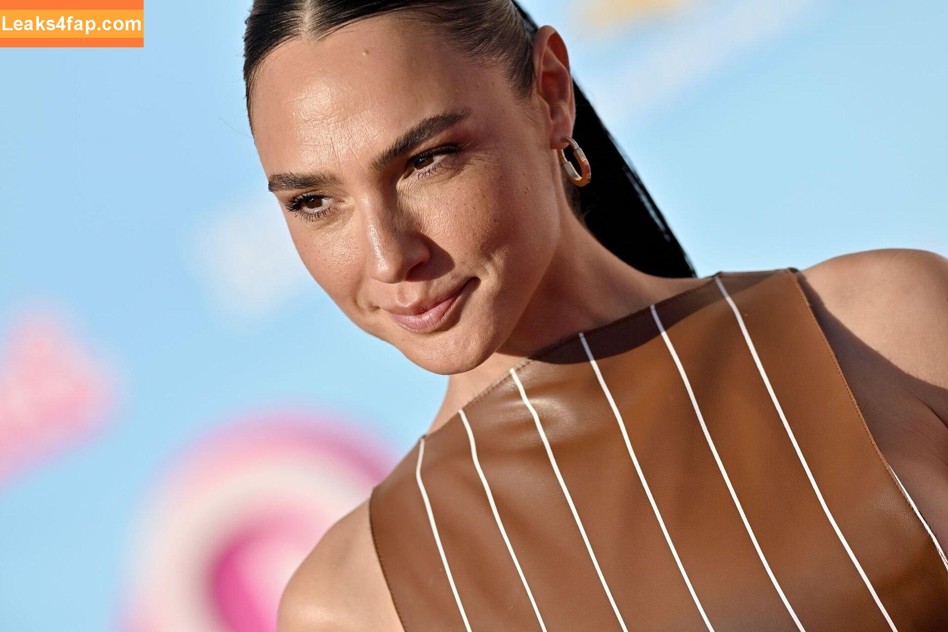 Gal Gadot / gal_gadot / https: / inked_hriss leaked photo photo #0558
