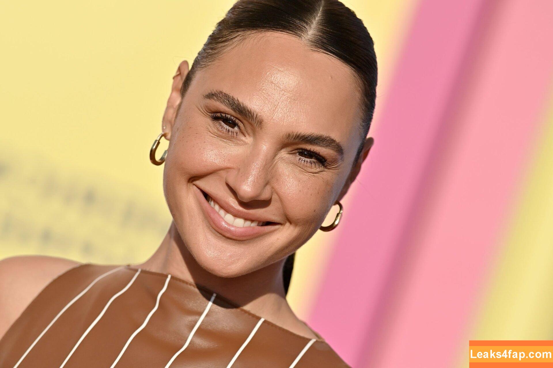 Gal Gadot / gal_gadot / https: / inked_hriss leaked photo photo #0559