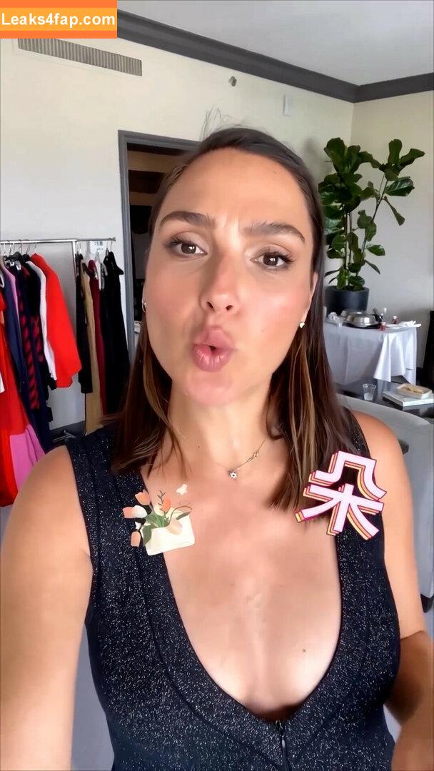 Gal Gadot / gal_gadot / https: / inked_hriss leaked photo photo #0582