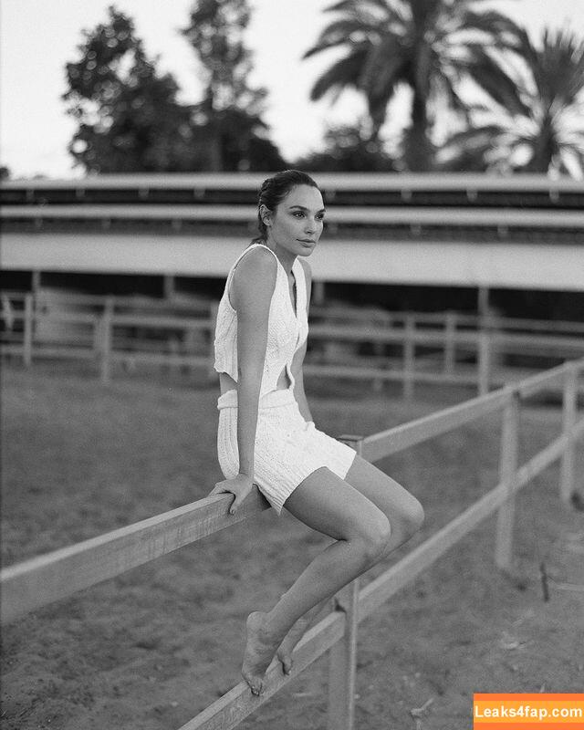 Gal Gadot / gal_gadot / https: / inked_hriss leaked photo photo #0614