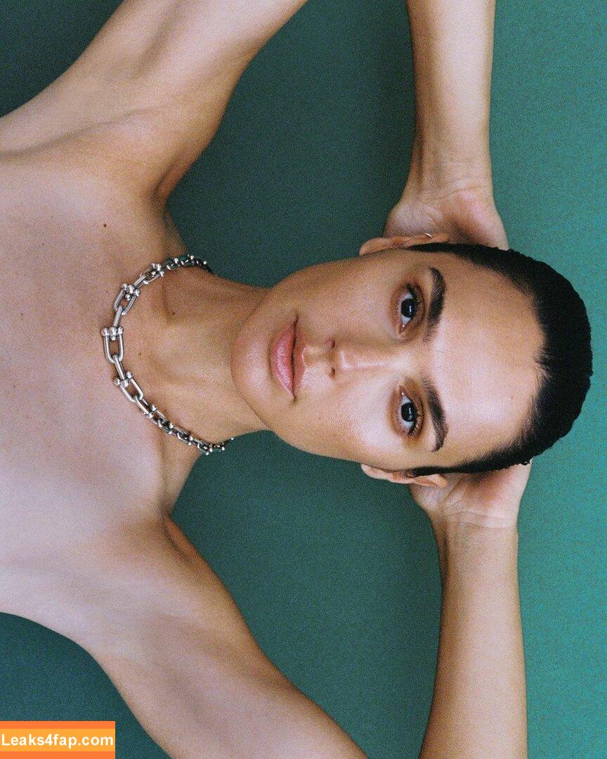 Gal Gadot / gal_gadot / https: / inked_hriss leaked photo photo #0619