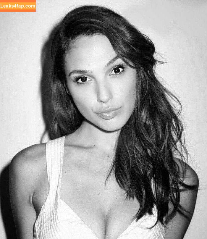 Gal Gadot / gal_gadot / https: / inked_hriss leaked photo photo #0637