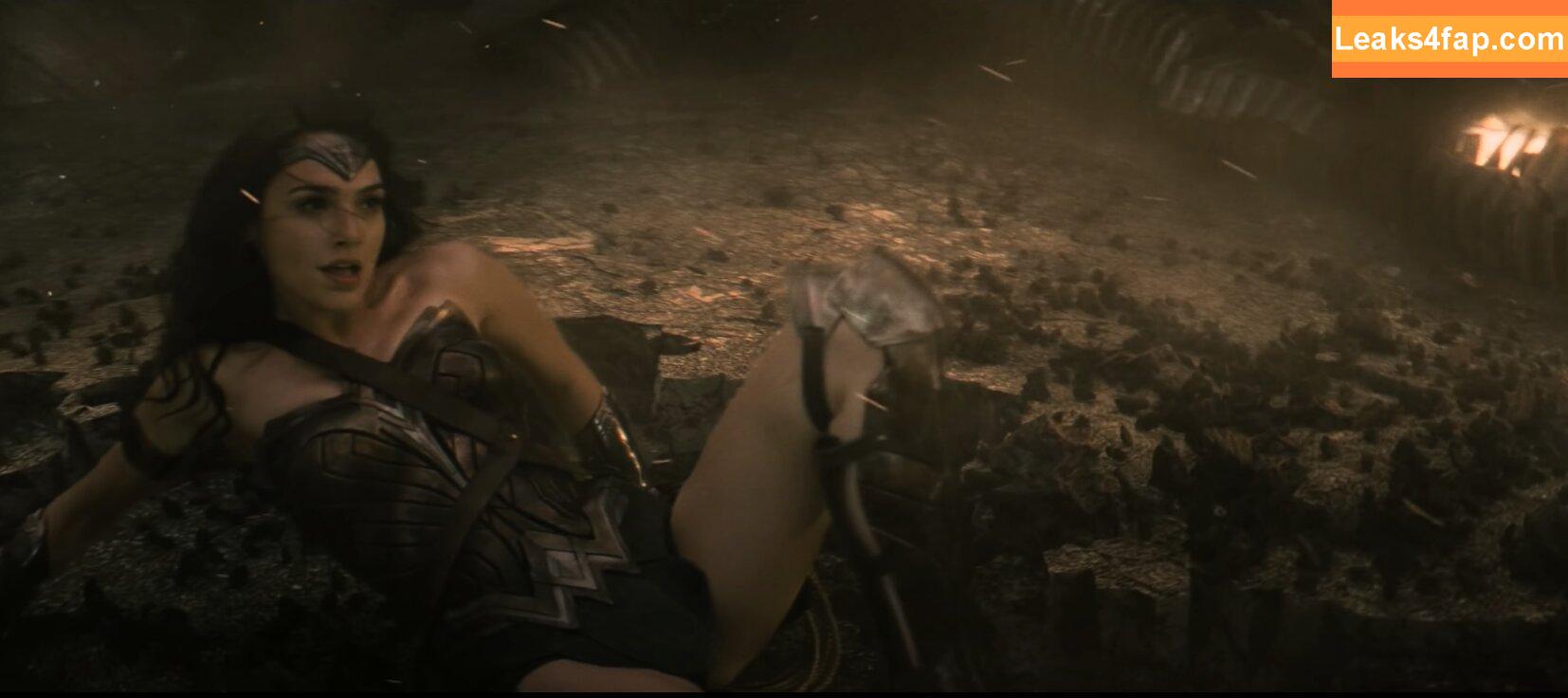 Gal Gadot / gal_gadot / https: / inked_hriss leaked photo photo #0695