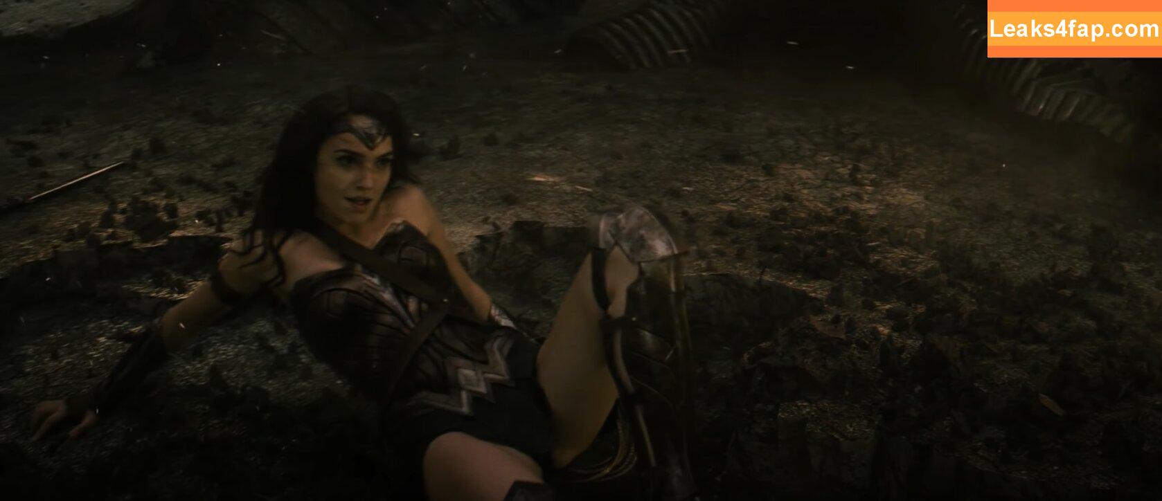 Gal Gadot / gal_gadot / https: / inked_hriss leaked photo photo #0696