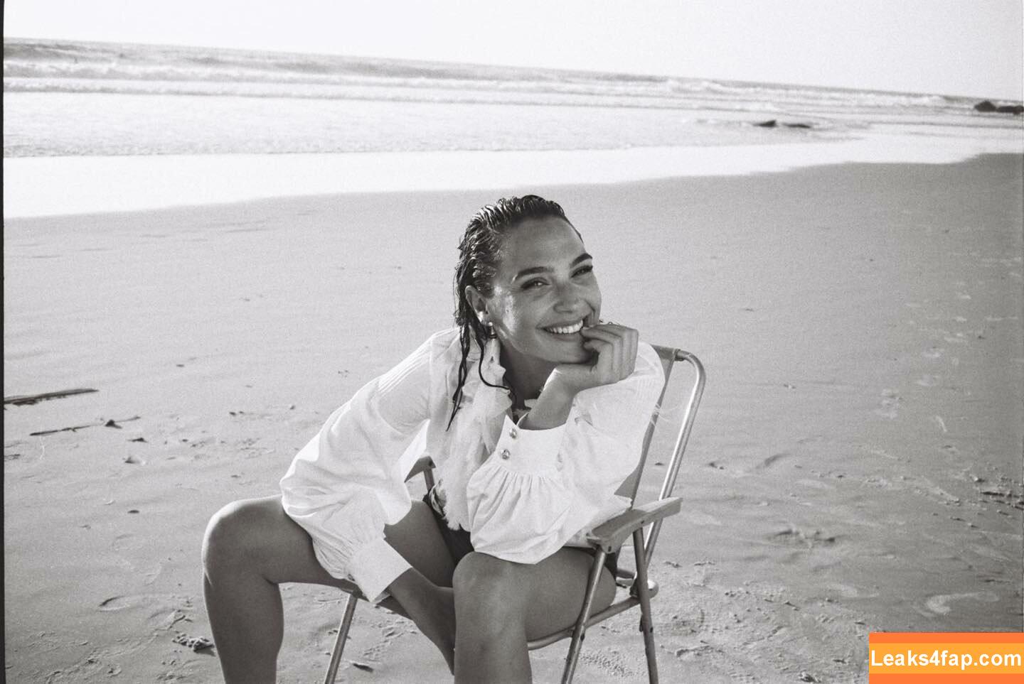 Gal Gadot / gal_gadot / https: / inked_hriss leaked photo photo #0711