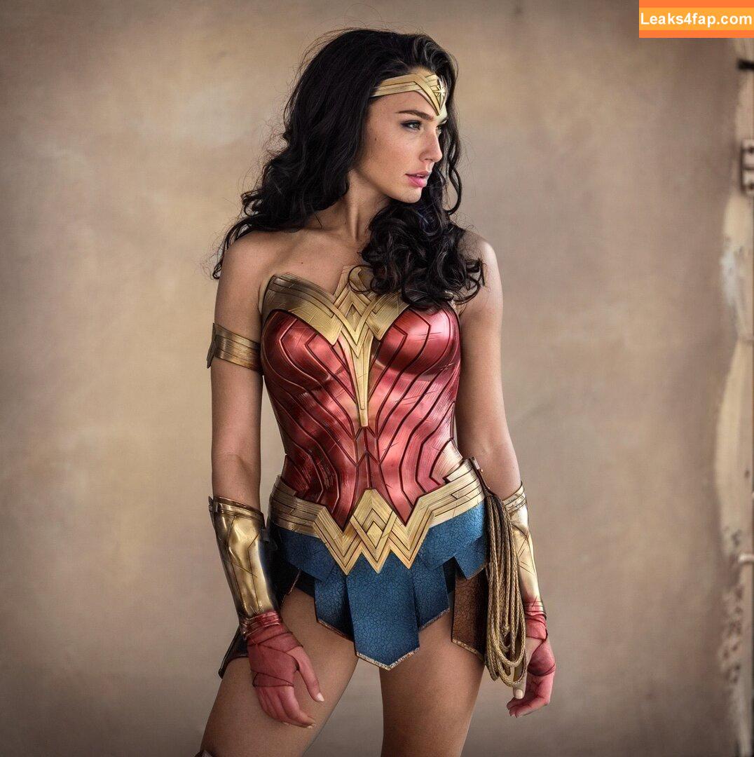 Gal Gadot / gal_gadot / https: / inked_hriss leaked photo photo #0722