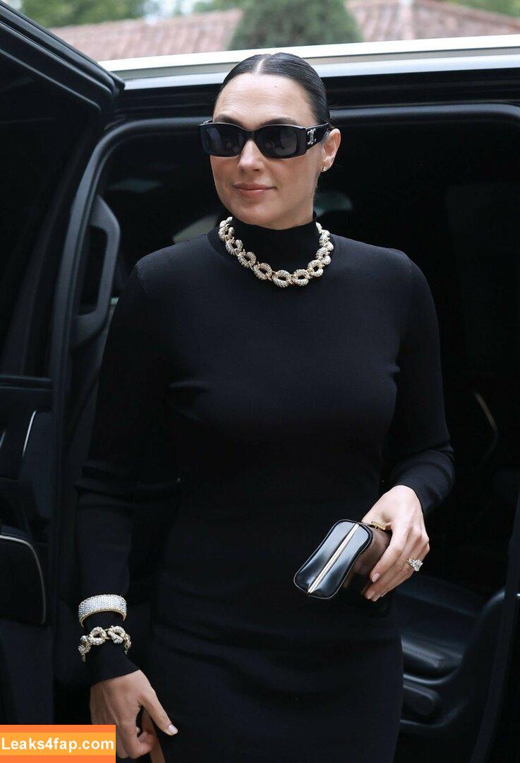 Gal Gadot / gal_gadot / https: / inked_hriss leaked photo photo #0732