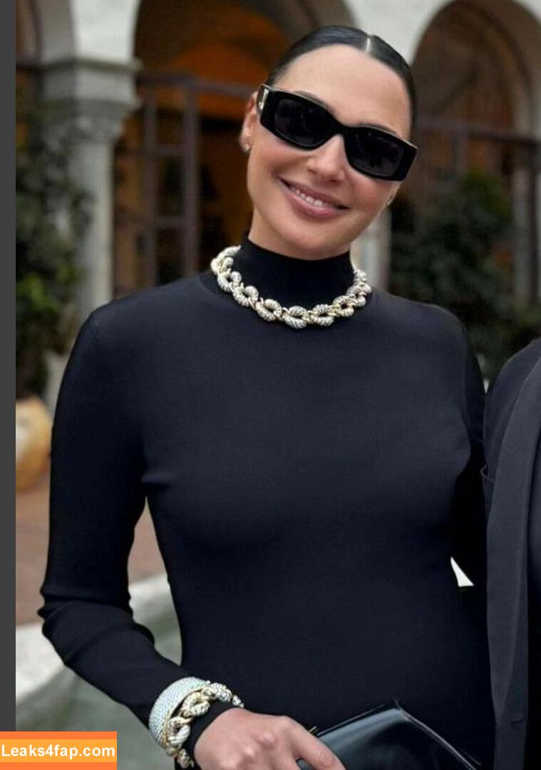 Gal Gadot / gal_gadot / https: / inked_hriss leaked photo photo #0735