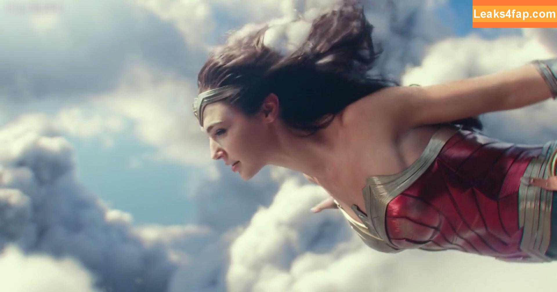 Gal Gadot / gal_gadot / https: / inked_hriss leaked photo photo #0736