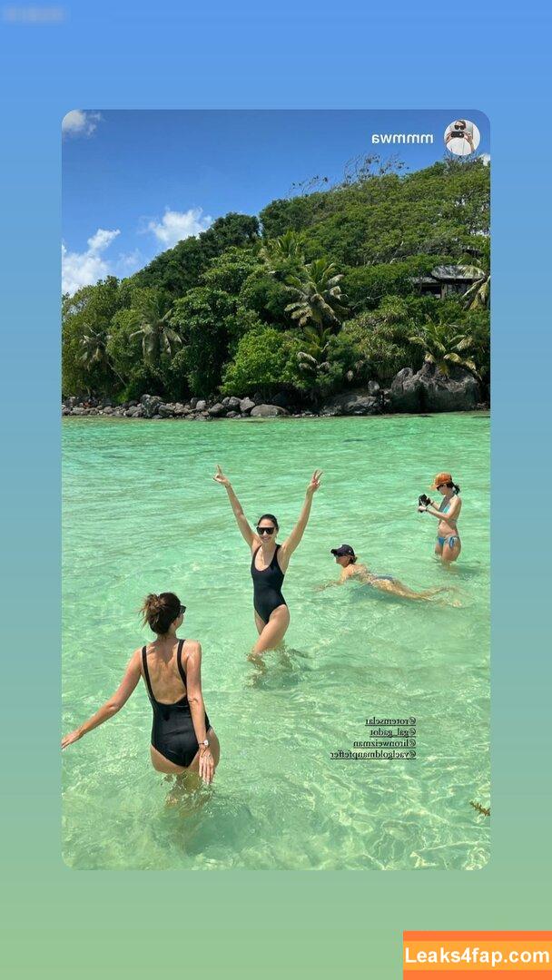 Gal Gadot / gal_gadot / https: / inked_hriss leaked photo photo #0784