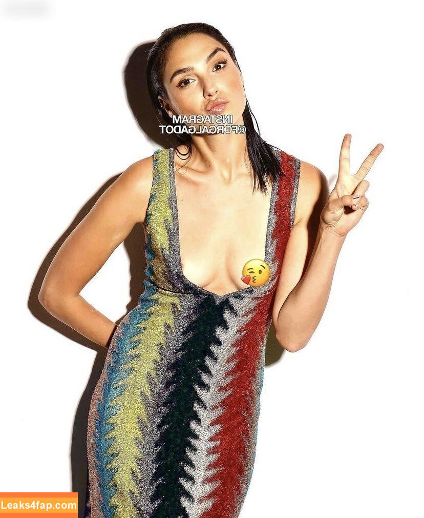 Gal Gadot / gal_gadot / https: / inked_hriss leaked photo photo #0786