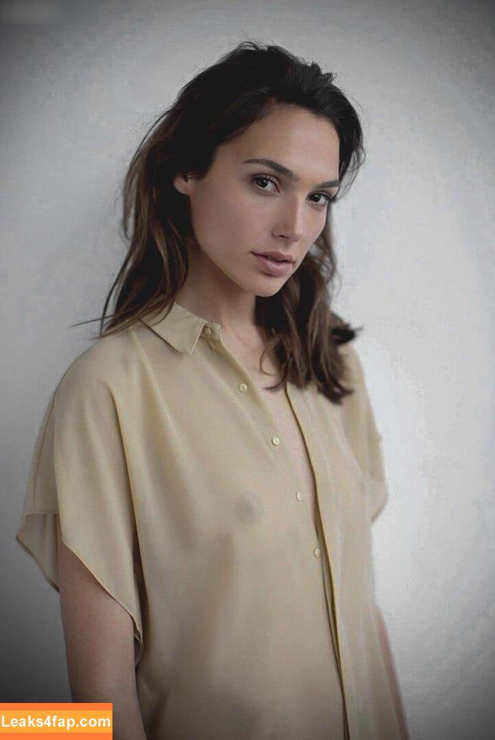 Gal Gadot / gal_gadot / https: / inked_hriss leaked photo photo #0792