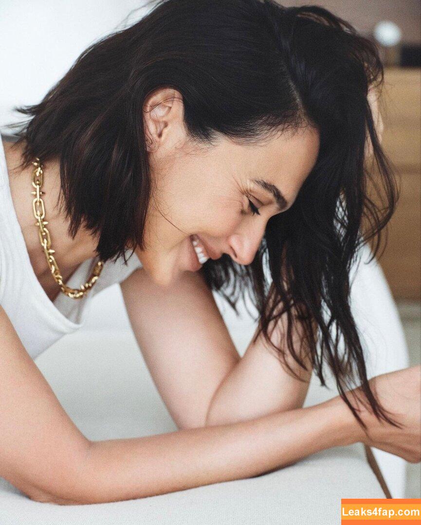 Gal Gadot / gal_gadot / https: / inked_hriss leaked photo photo #0800