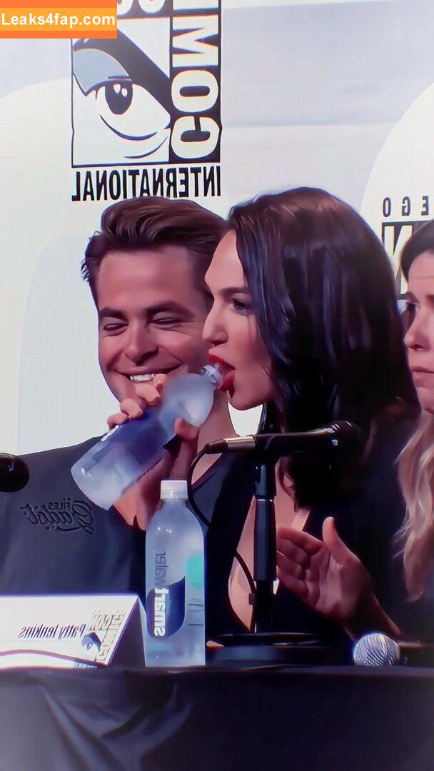 Gal Gadot / gal_gadot / https: / inked_hriss leaked photo photo #0804