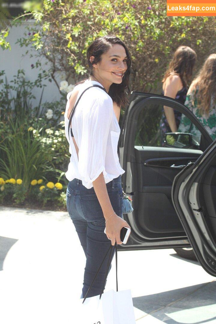 Gal Gadot / gal_gadot / https: / inked_hriss leaked photo photo #0836
