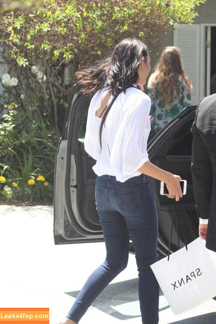 Gal Gadot / gal_gadot / https: / inked_hriss leaked photo photo #0846