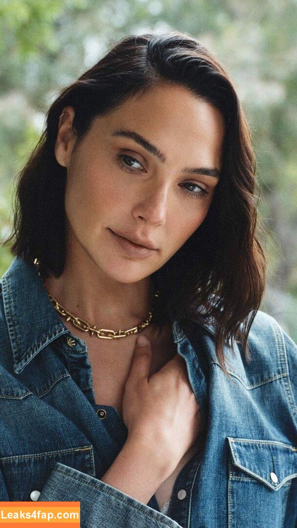 Gal Gadot / gal_gadot / https: / inked_hriss leaked photo photo #0848