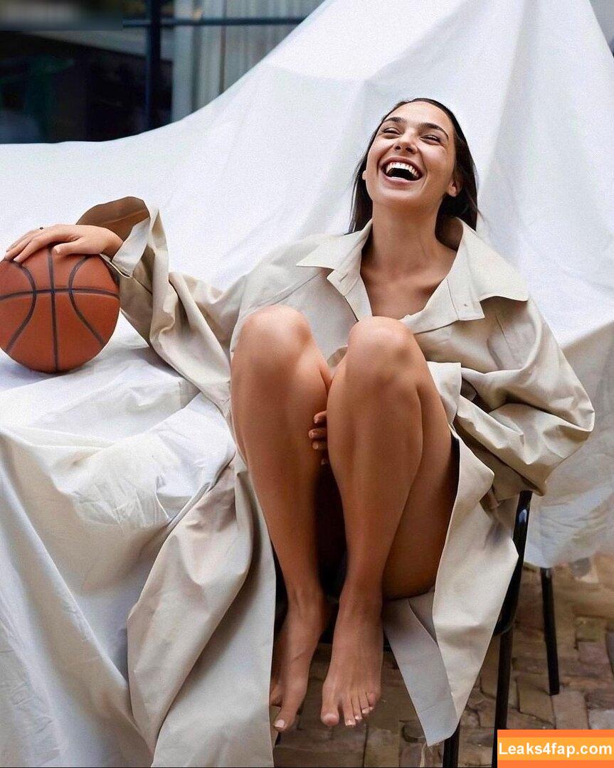 Gal Gadot / gal_gadot / https: / inked_hriss leaked photo photo #0854