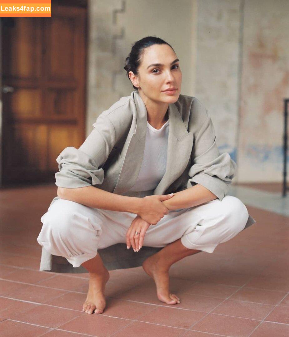 Gal Gadot / gal_gadot / https: / inked_hriss leaked photo photo #0856