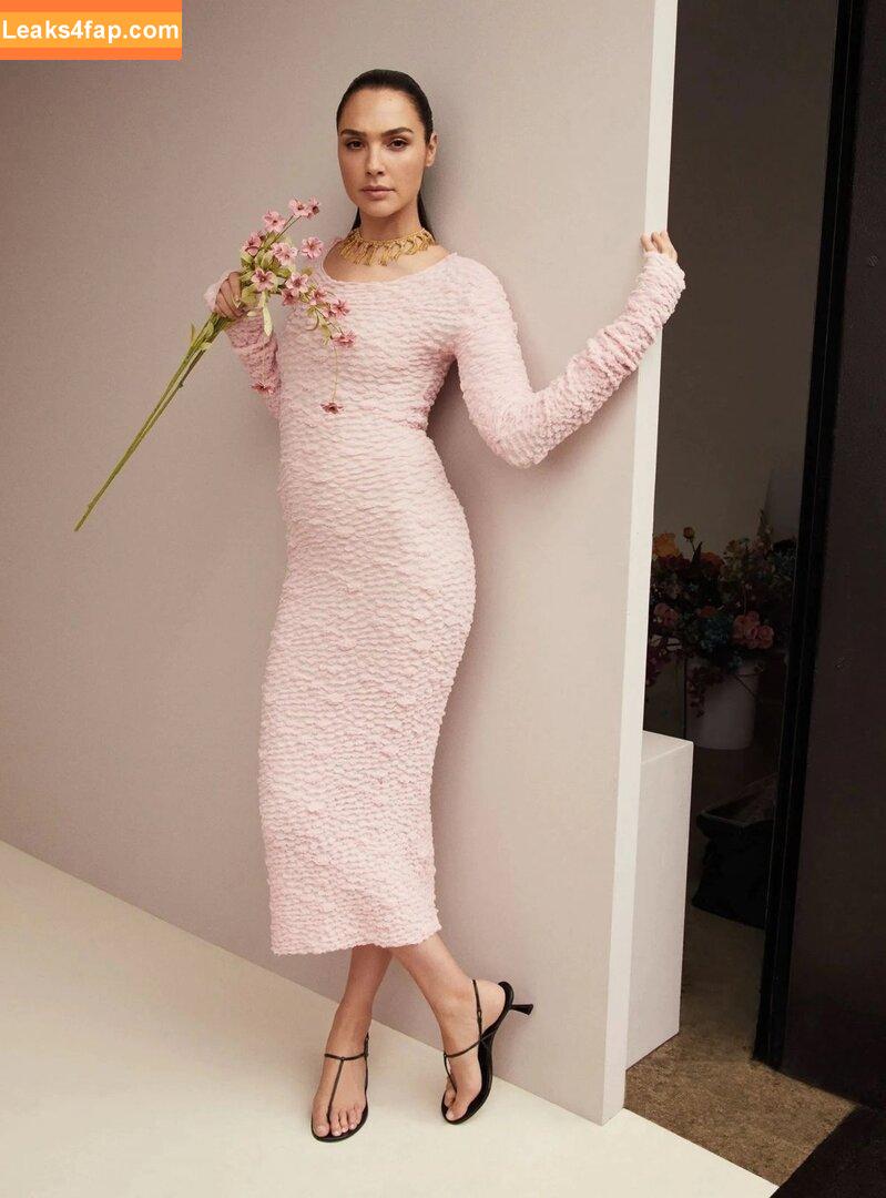 Gal Gadot / gal_gadot / https: / inked_hriss leaked photo photo #0868