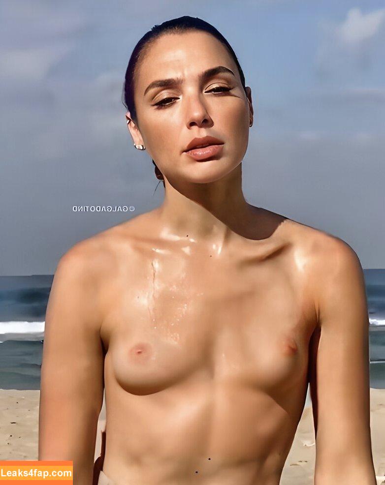 Gal Gadot / gal_gadot / https: / inked_hriss leaked photo photo #0883