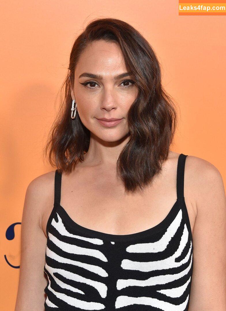 Gal Gadot / gal_gadot / https: / inked_hriss leaked photo photo #0897