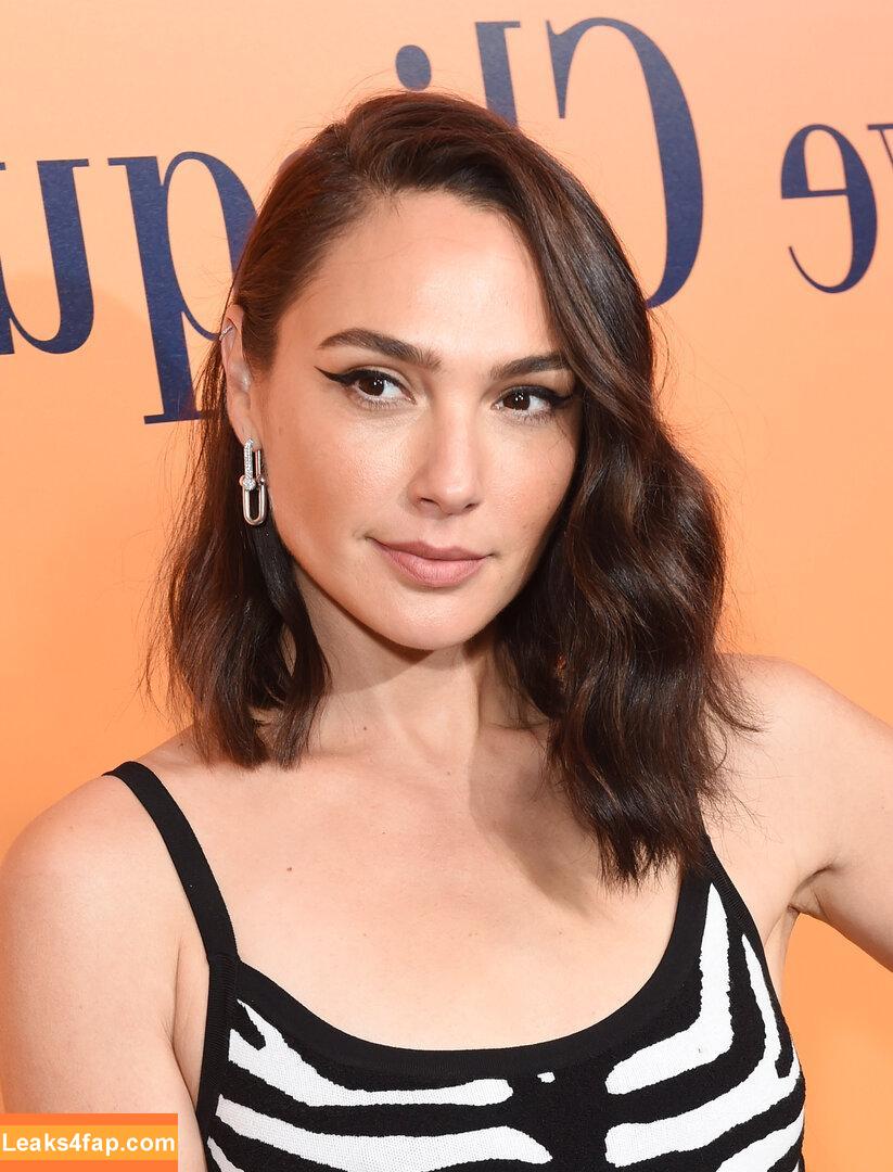 Gal Gadot / gal_gadot / https: / inked_hriss leaked photo photo #0906