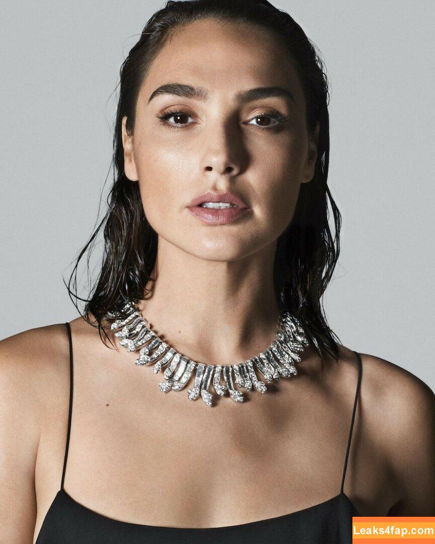 Gal Gadot / gal_gadot / https: / inked_hriss leaked photo photo #0939