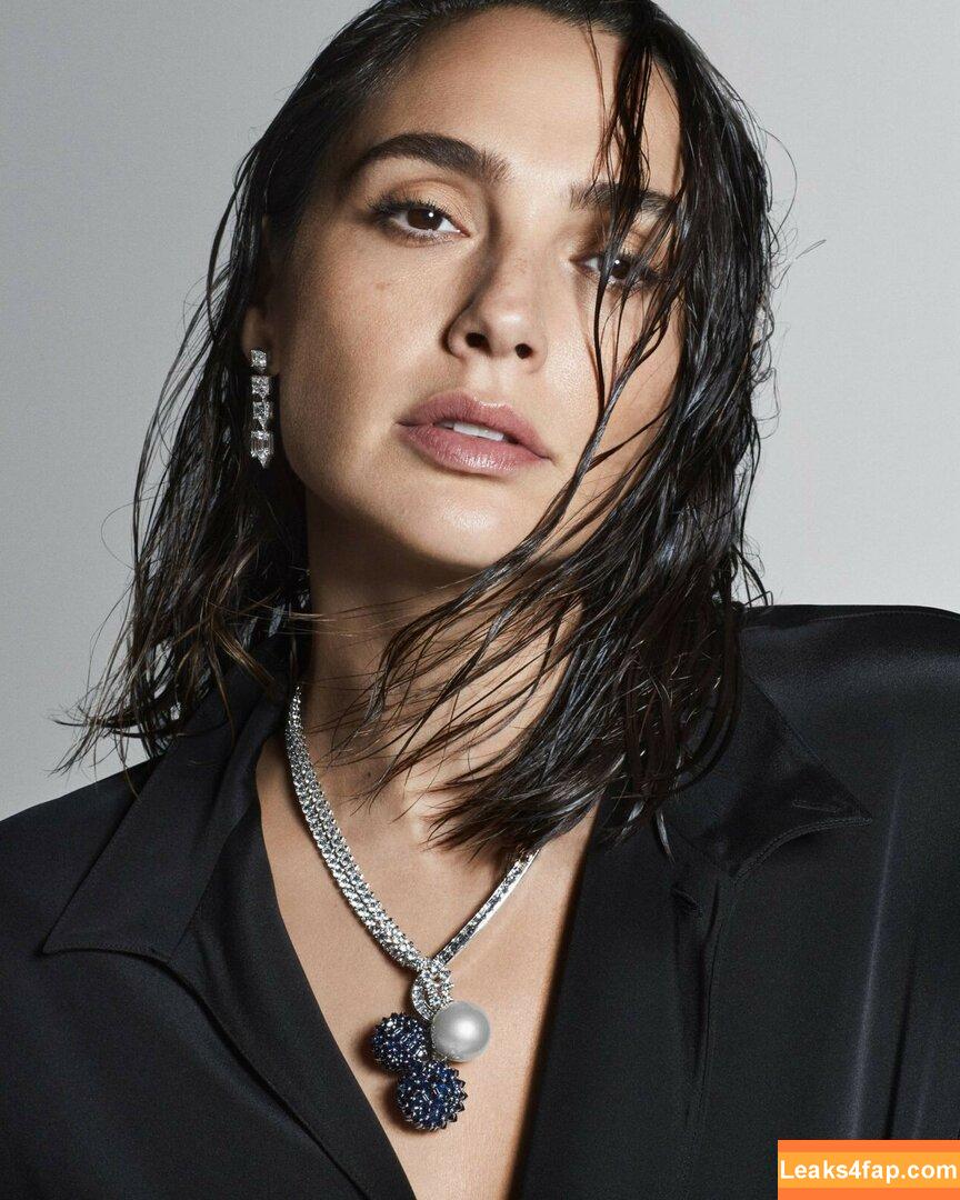 Gal Gadot / gal_gadot / https: / inked_hriss leaked photo photo #0942