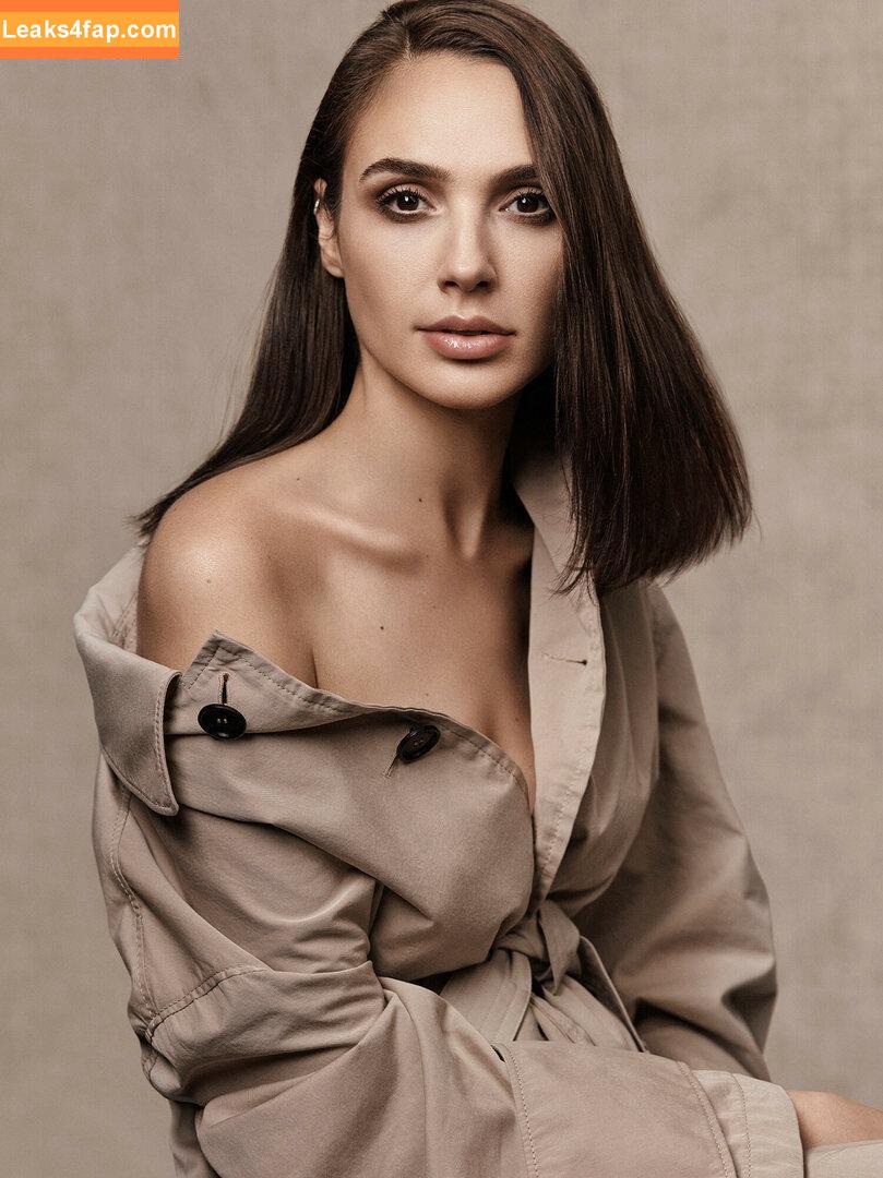 Gal Gadot / gal_gadot / https: / inked_hriss leaked photo photo #0949