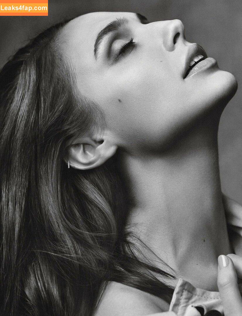 Gal Gadot / gal_gadot / https: / inked_hriss leaked photo photo #0958