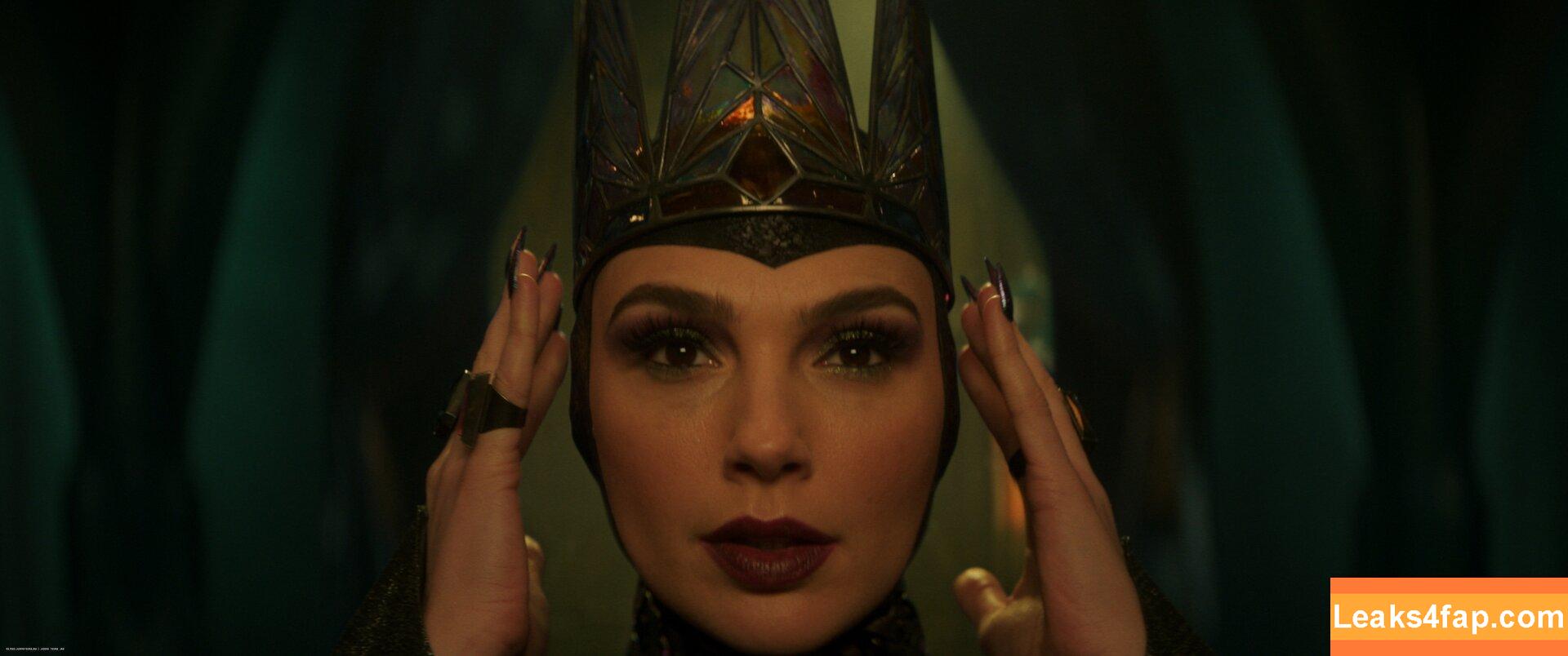 Gal Gadot / gal_gadot / https: / inked_hriss leaked photo photo #0982