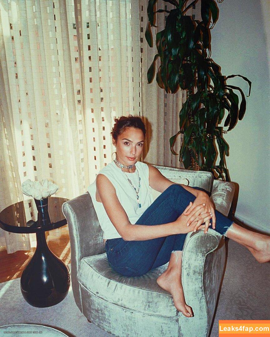Gal Gadot / gal_gadot / https: / inked_hriss leaked photo photo #0990