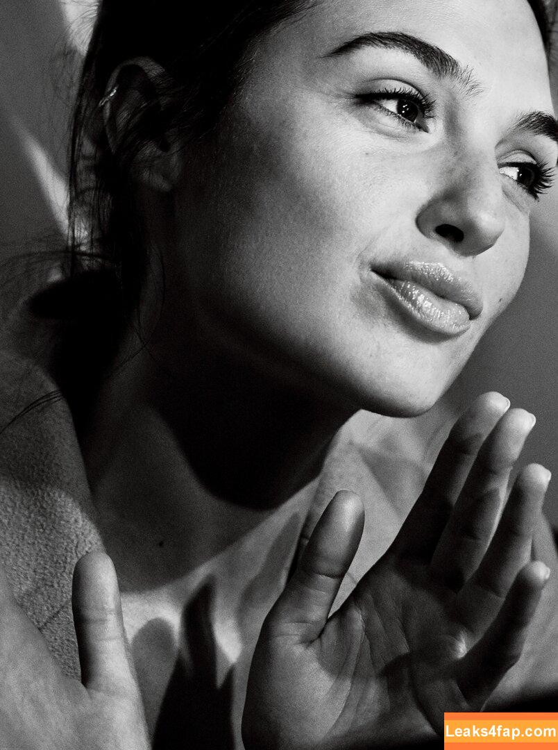 Gal Gadot / gal_gadot / https: / inked_hriss leaked photo photo #0997
