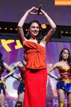 Gal Gadot photo #0007