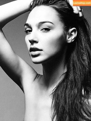 Gal Gadot photo #0013