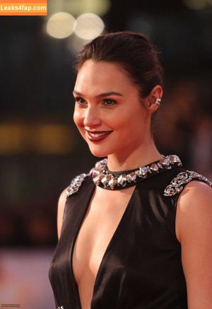 Gal Gadot photo #0095