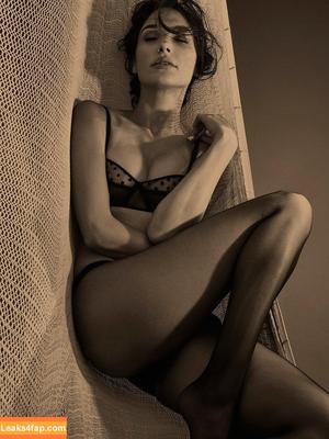 Gal Gadot photo #0106