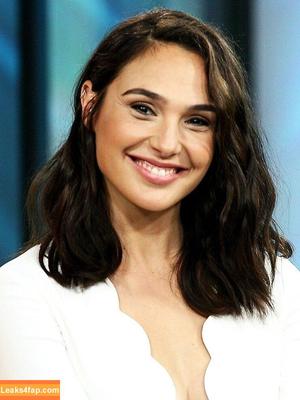 Gal Gadot photo #0193
