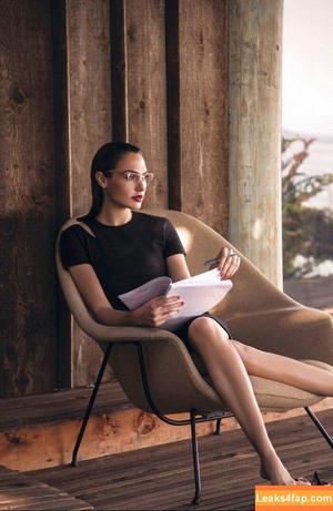 Gal Gadot photo #0198